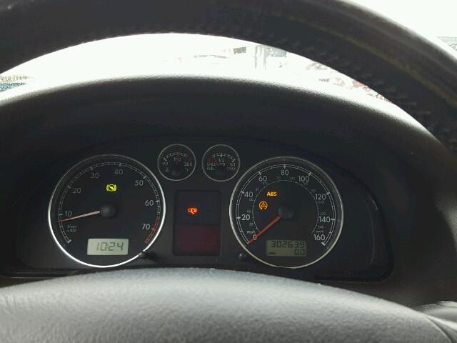 WVWPD63B41P209009 - 2001 VOLKSWAGEN PASSAT GLS GOLD photo 8