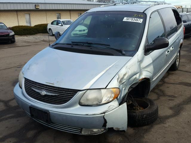 2C8GP64L02R622722 - 2002 CHRYSLER TOWN & COU BLUE photo 2