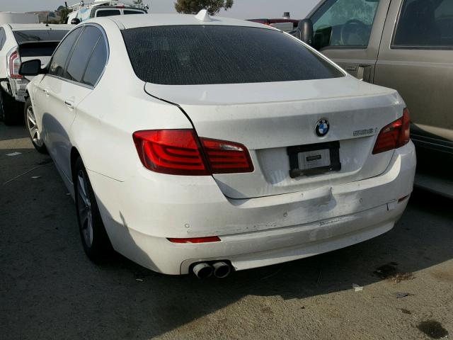 WBAXH5C58CDW04868 - 2012 BMW 528 XI WHITE photo 3