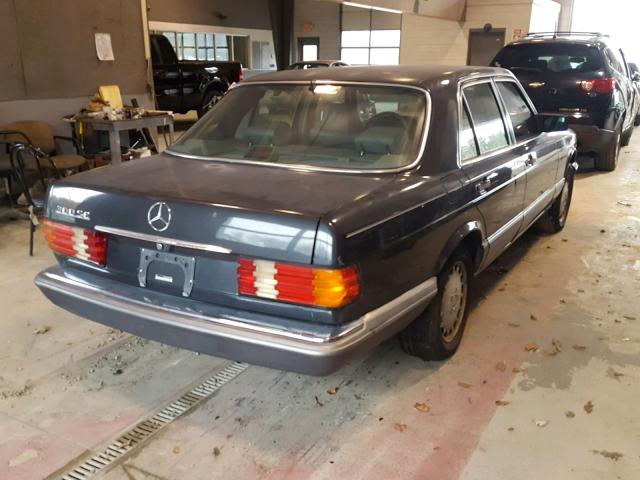 WDBCA24D8MA558096 - 1991 MERCEDES-BENZ 300 SE BLACK photo 4