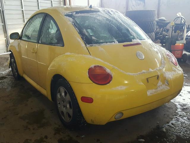 3VWCB21C22M442089 - 2002 VOLKSWAGEN NEW BEETLE 黄色 照片 3