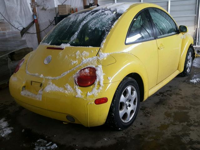 3VWCB21C22M442089 - 2002 VOLKSWAGEN NEW BEETLE 黄色 照片 4