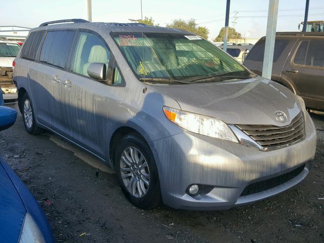 5TDYK3DC5DS393550 - 2013 TOYOTA SIENNA XLE SILVER photo 1