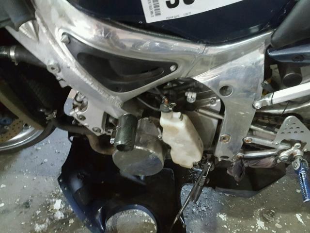 JYARJ04E92A025918 - 2002 YAMAHA YZFR6 L BLUE photo 9