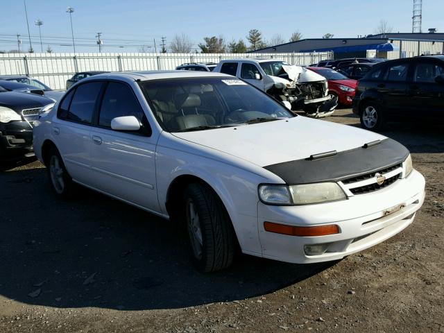 JN1CA21A7WT303963 - 1998 NISSAN MAXIMA GLE WHITE photo 1