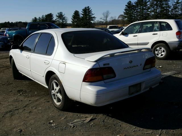 JN1CA21A7WT303963 - 1998 NISSAN MAXIMA GLE WHITE photo 3