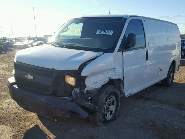 1GCFG15X181149718 - 2008 CHEVROLET EXPRESS G1 WHITE photo 2