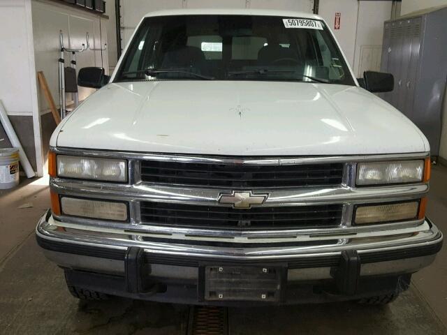 1GNFK16K7RJ392900 - 1994 CHEVROLET SUBURBAN K WHITE photo 9