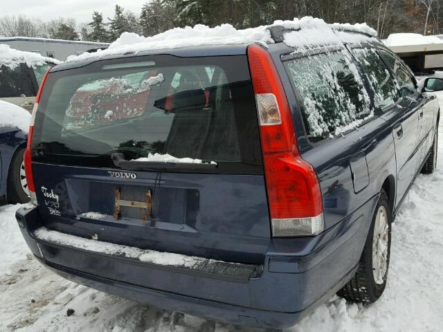 YV1SW640952460932 - 2005 VOLVO V70 BLUE photo 4