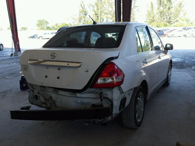 3N1BC11E67L455760 - 2007 NISSAN VERSA S WHITE photo 4