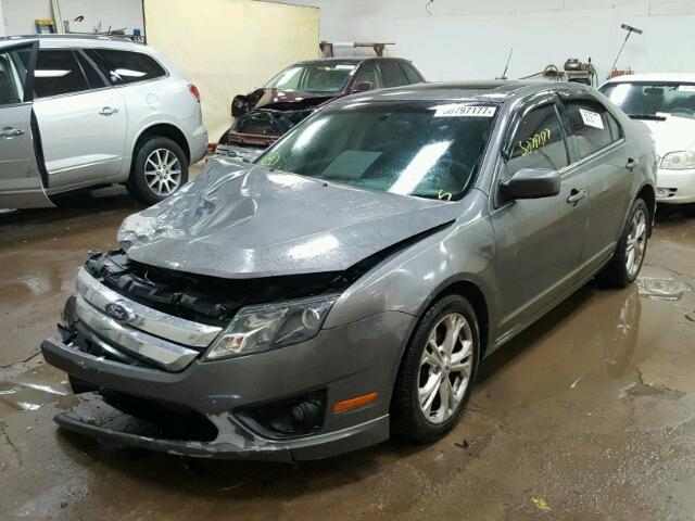 3FAHP0HA2CR136717 - 2012 FORD FUSION SE GRAY photo 2