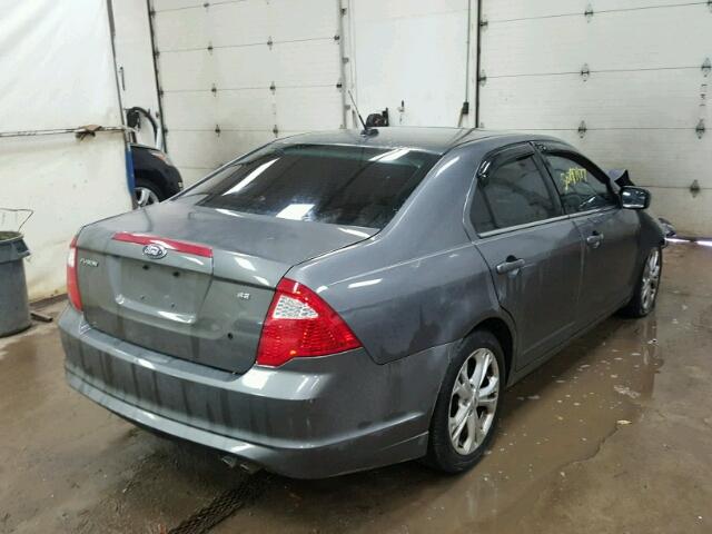 3FAHP0HA2CR136717 - 2012 FORD FUSION SE GRAY photo 4