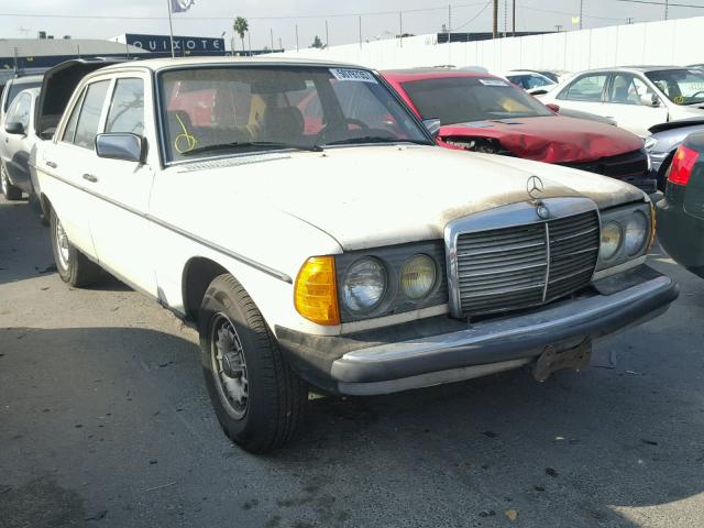 WDBAB33A6CB004405 - 1982 MERCEDES-BENZ 300 DT WHITE photo 1