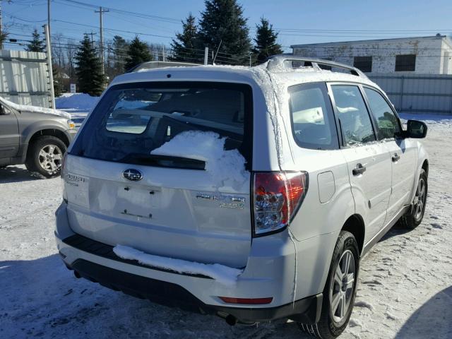 JF2SHABC3BH719442 - 2011 SUBARU FORESTER 2 WHITE photo 4