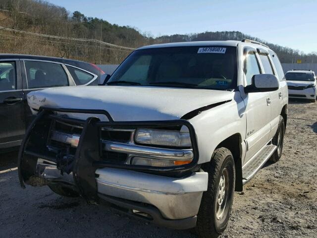 1GNEK13TX1J287281 - 2001 CHEVROLET TAHOE K150 WHITE photo 2