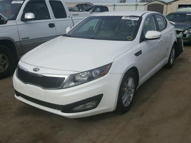 KNAGM4A75D5401409 - 2013 KIA OPTIMA LX WHITE photo 2