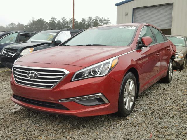 5NPE24AF1FH146025 - 2015 HYUNDAI SONATA SE RED photo 2