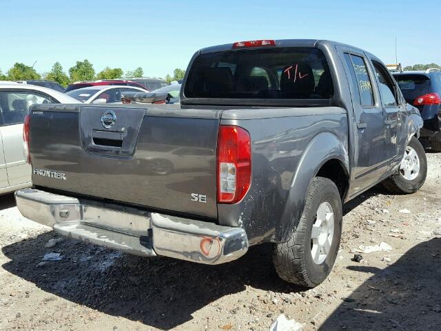 1N6AD07U78C443982 - 2008 NISSAN FRONTIER C GRAY photo 4