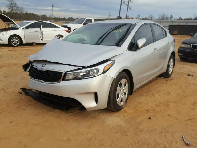 3KPFK4A71HE032238 - 2017 KIA FORTE LX RED photo 2