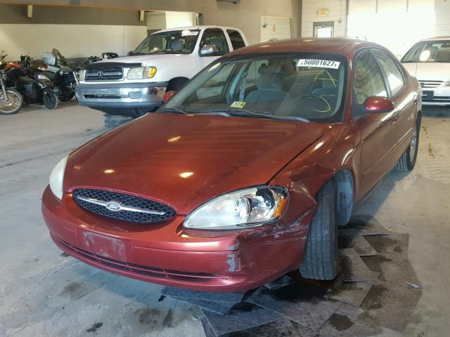 1FAFP5522YG144686 - 2000 FORD TAURUS SES RED photo 2