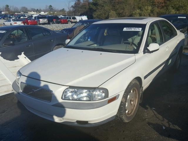 YV1TS94D611188361 - 2001 VOLVO S80 WHITE photo 2