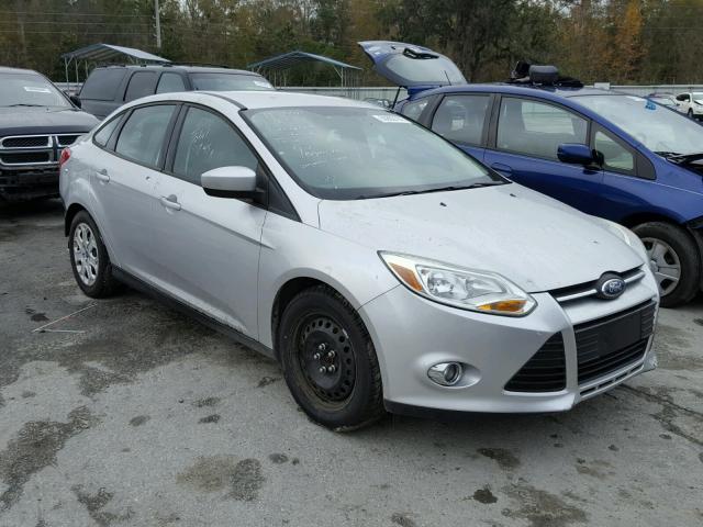 1FAHP3F26CL211480 - 2012 FORD FOCUS SE SILVER photo 1