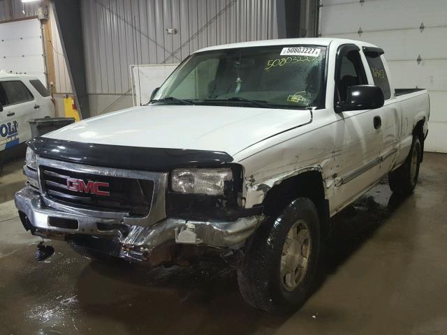 2GTEK19B951225393 - 2005 GMC NEW SIERRA WHITE photo 2