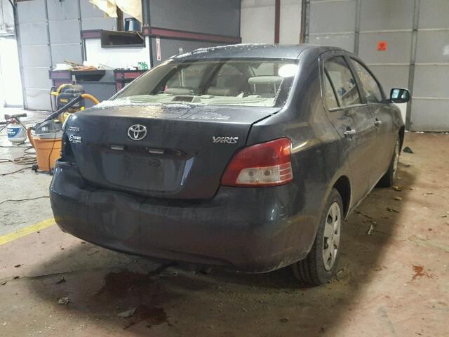 JTDBT923271112492 - 2007 TOYOTA YARIS GRAY photo 4