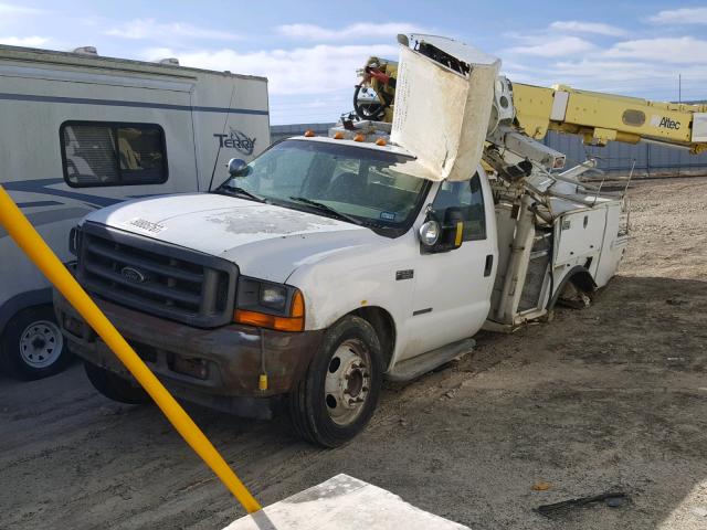 1FDAF56FX1ED78855 - 2001 FORD F550 SUPER WHITE photo 2