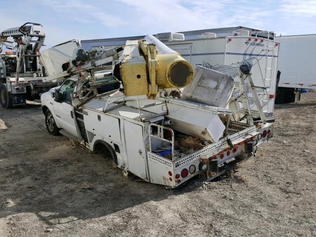 1FDAF56FX1ED78855 - 2001 FORD F550 SUPER WHITE photo 3