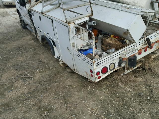 1FDAF56FX1ED78855 - 2001 FORD F550 SUPER WHITE photo 9