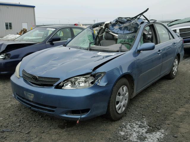 JTDBE30K730173922 - 2003 TOYOTA CAMRY LE BLUE photo 2