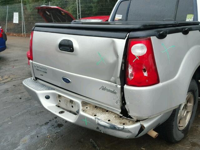 1FMDU77K04UA83641 - 2004 FORD EXPLORER S 银色 照片 9