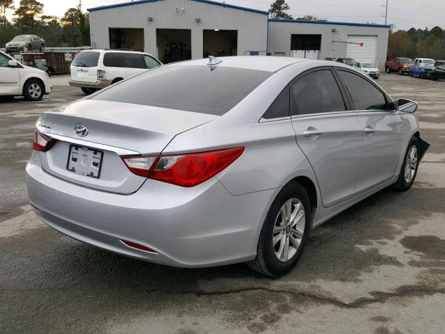 5NPEB4AC8DH743434 - 2013 HYUNDAI SONATA GLS SILVER photo 4