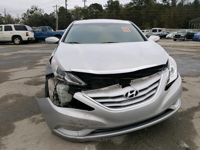 5NPEB4AC8DH743434 - 2013 HYUNDAI SONATA GLS SILVER photo 9