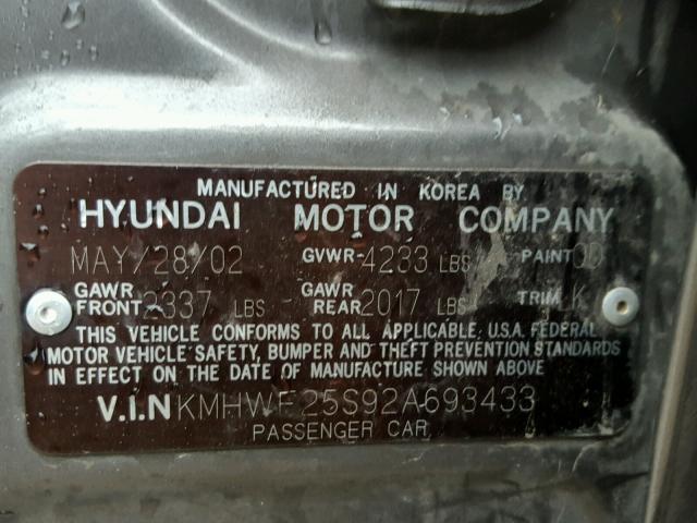 KMHWF25S92A693433 - 2002 HYUNDAI SONATA GL GRAY photo 10