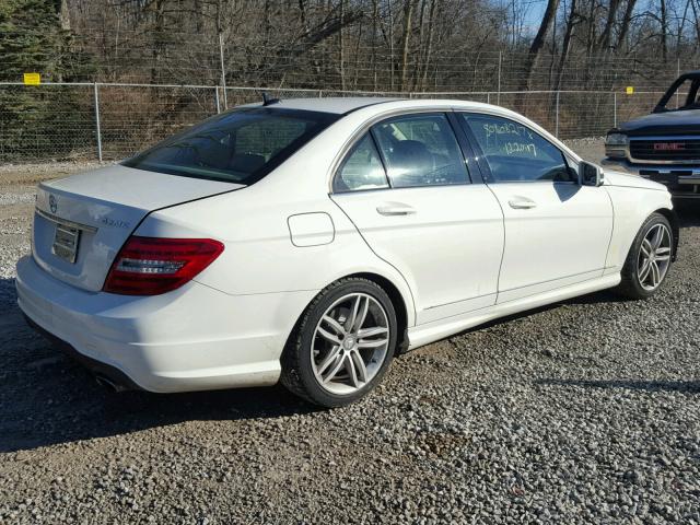 WDDGF8BB6CA626795 - 2012 MERCEDES-BENZ C 300 4MAT WHITE photo 4