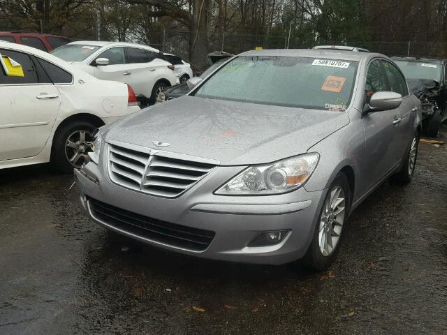 KMHGC4DE0BU123453 - 2011 HYUNDAI GENESIS 3. SILVER photo 2