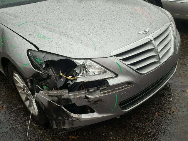 KMHGC4DE0BU123453 - 2011 HYUNDAI GENESIS 3. SILVER photo 9