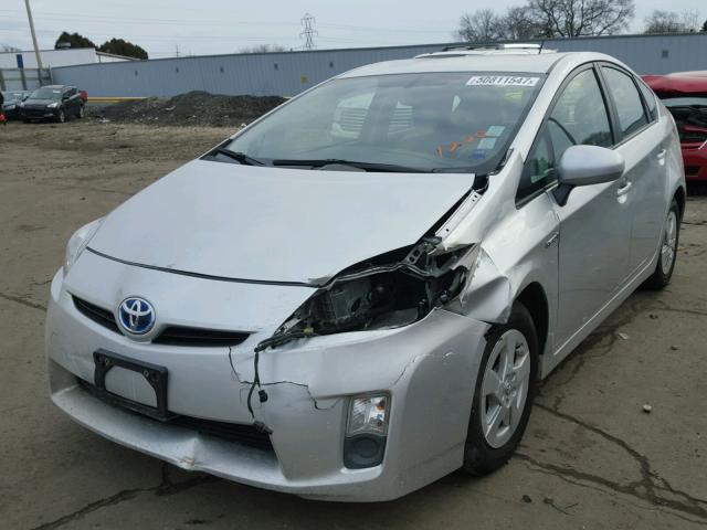 JTDKN3DU9A0013971 - 2010 TOYOTA PRIUS SILVER photo 2