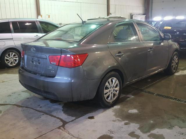 KNAFU4A27D5725283 - 2013 KIA FORTE EX GRAY photo 4