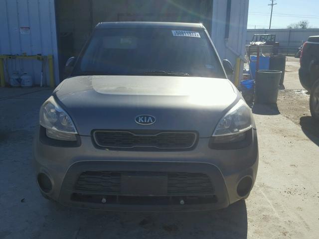 KNDJT2A65D7507743 - 2013 KIA SOUL + GRAY photo 9