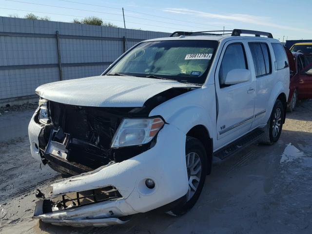 5N1BR18A78C639841 - 2008 NISSAN PATHFINDER WHITE photo 2