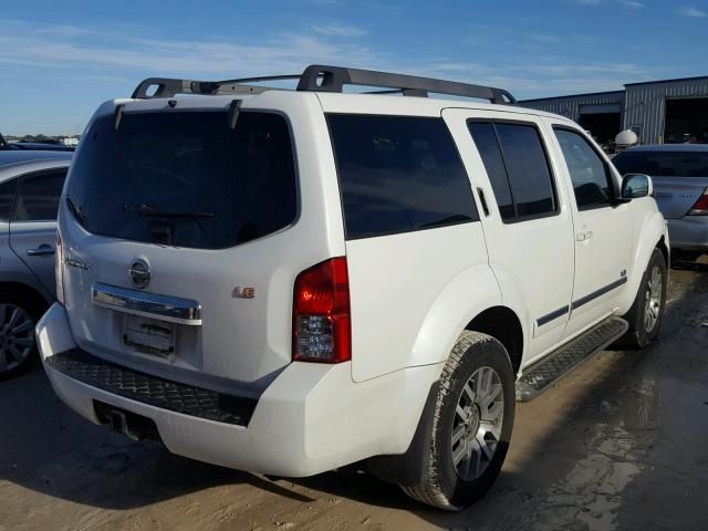 5N1BR18A78C639841 - 2008 NISSAN PATHFINDER WHITE photo 4