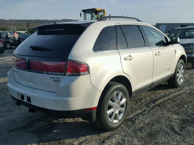 2LMDU88C58BJ31504 - 2008 LINCOLN MKX WHITE photo 4