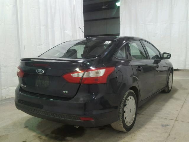 1FAHP3F29CL138539 - 2012 FORD FOCUS SE BLACK photo 4