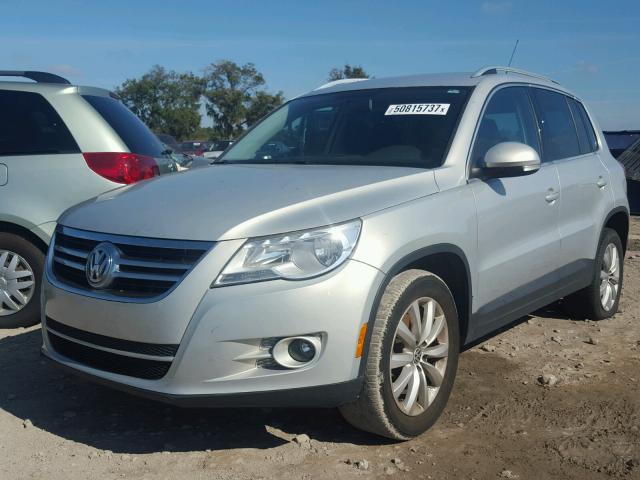 WVGAV7AXXBW548447 - 2011 VOLKSWAGEN TIGUAN S SILVER photo 2