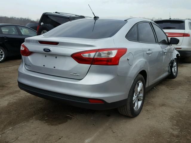 1FADP3F2XDL333498 - 2013 FORD FOCUS SE SILVER photo 4