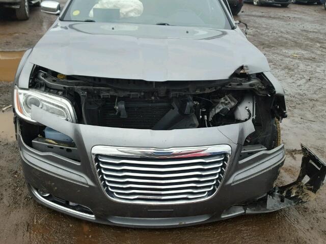 2C3CCAKT0CH143472 - 2012 CHRYSLER 300C GRAY photo 9