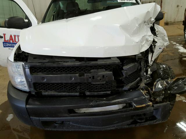 1GCRKPE35BZ427931 - 2011 CHEVROLET SILVERADO WHITE photo 7